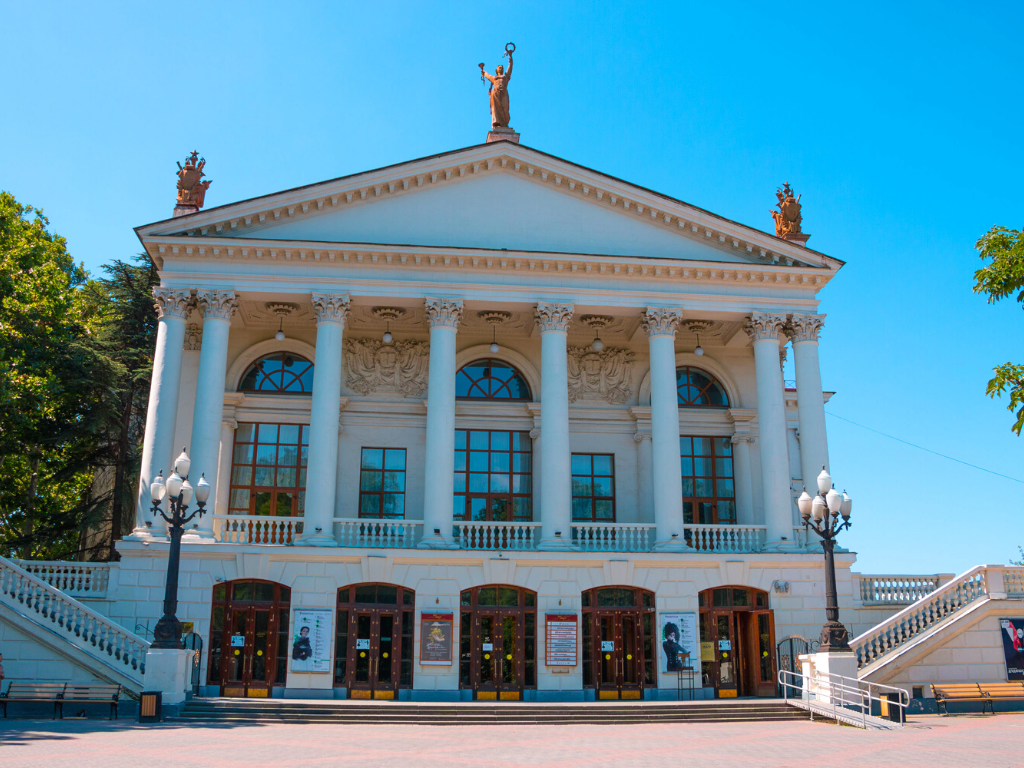 Театр луначарского фото